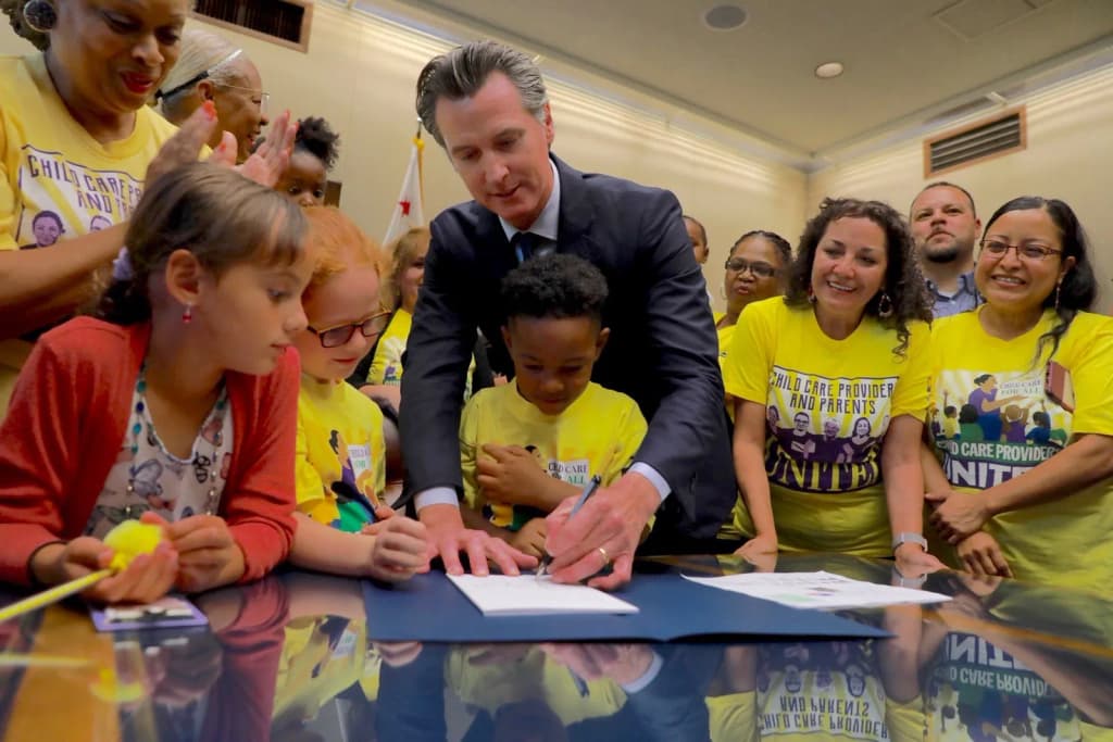 A win for California’s child care workers & families! Governor @GavinNewsom signed @AsmMoniqueLimon’s #AB378 which will allow an estimated 40,000 child care wor