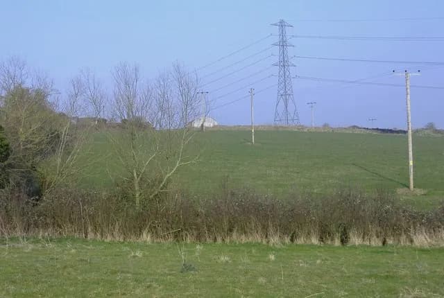National grid, Brinkworth Looking towards Malthouse Farm.