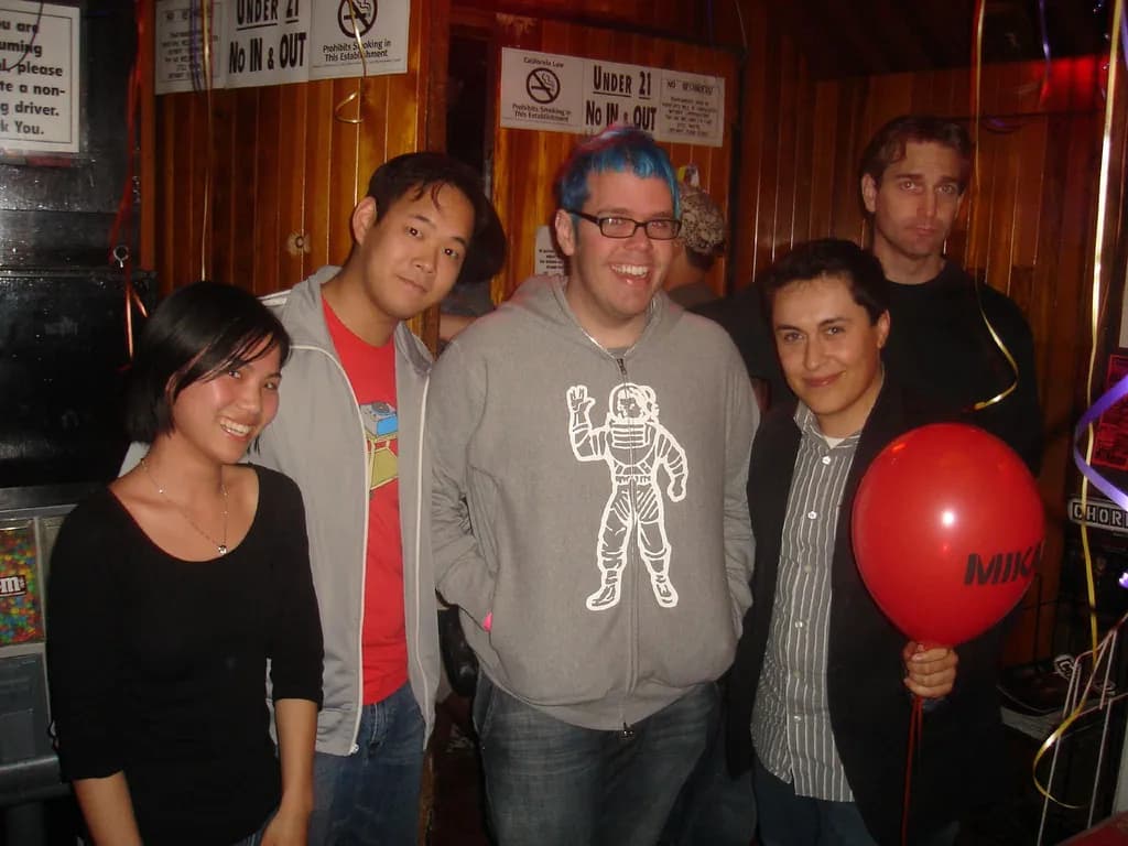 Perez Hilton (center).