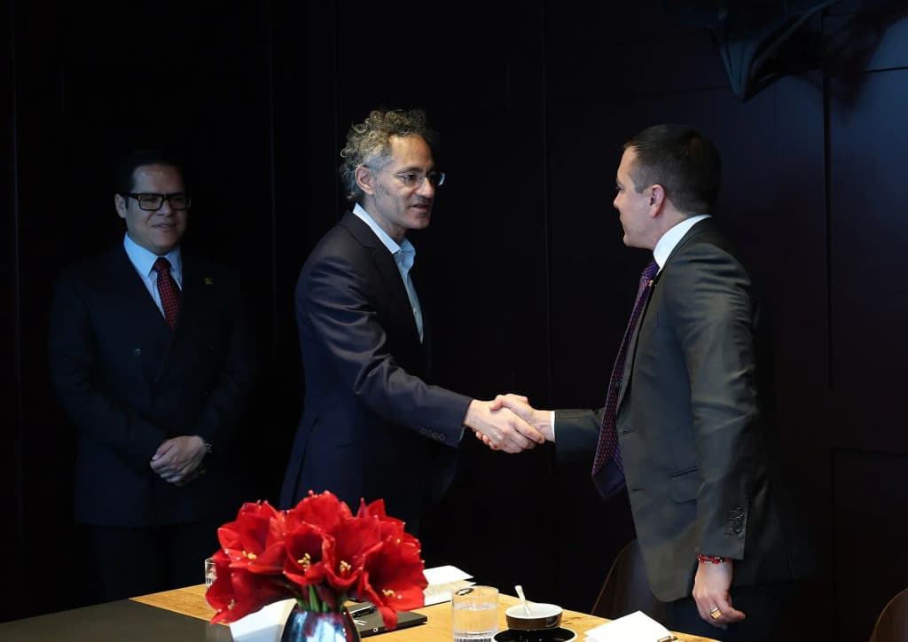 Davos (Suiza), 21 de enero de 2026.- El presidente de la República, Daniel Noboa, mantuvo una reunión de trabajo con Alex Karp, CEO de Palantir. En Ecuador, est