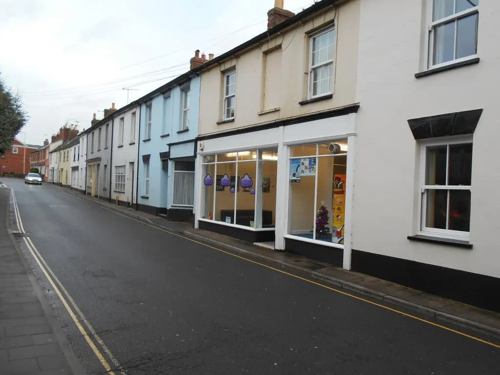 Cirrus Vape Shop, Temple Street