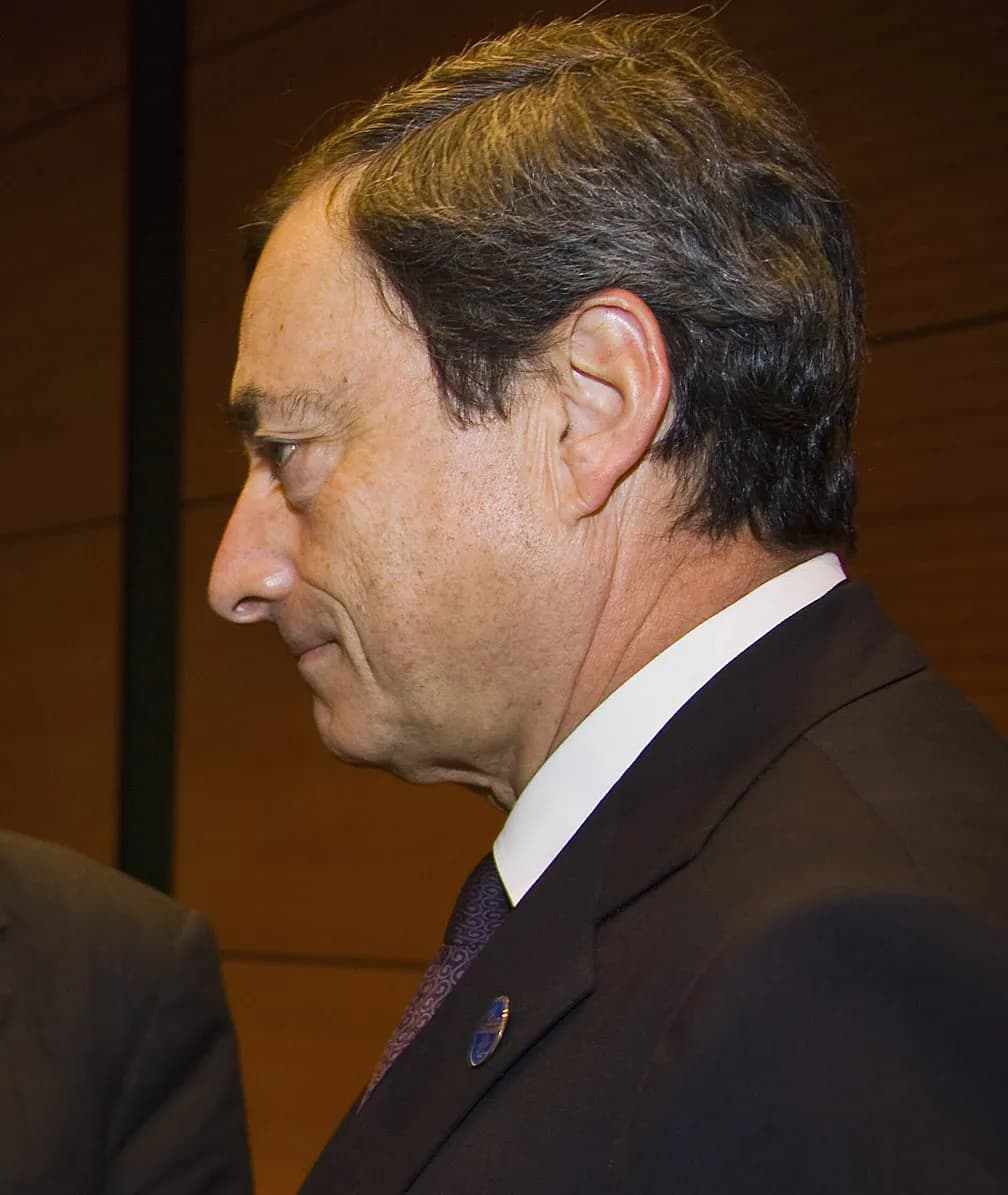 International Monetary Fund's Managing Director Dominique Strauss-Kahn (L) talks with , European Central Bank President Jean-Claude Trichet (C) and Italy's Gove