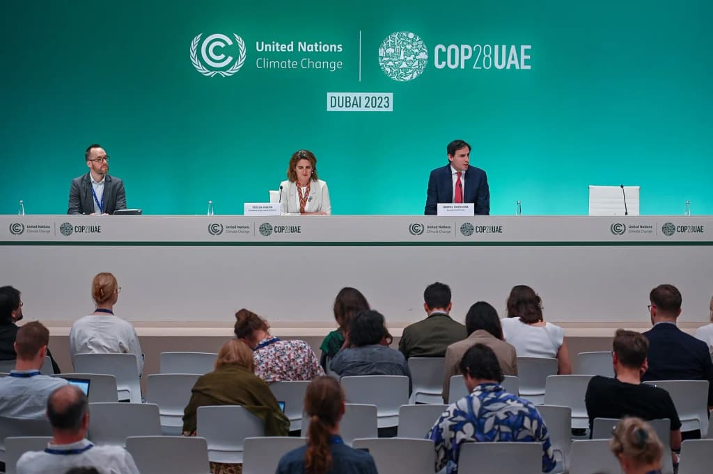 Teresa Ribera, in the middle, and Wopke Hoekstra, on the right