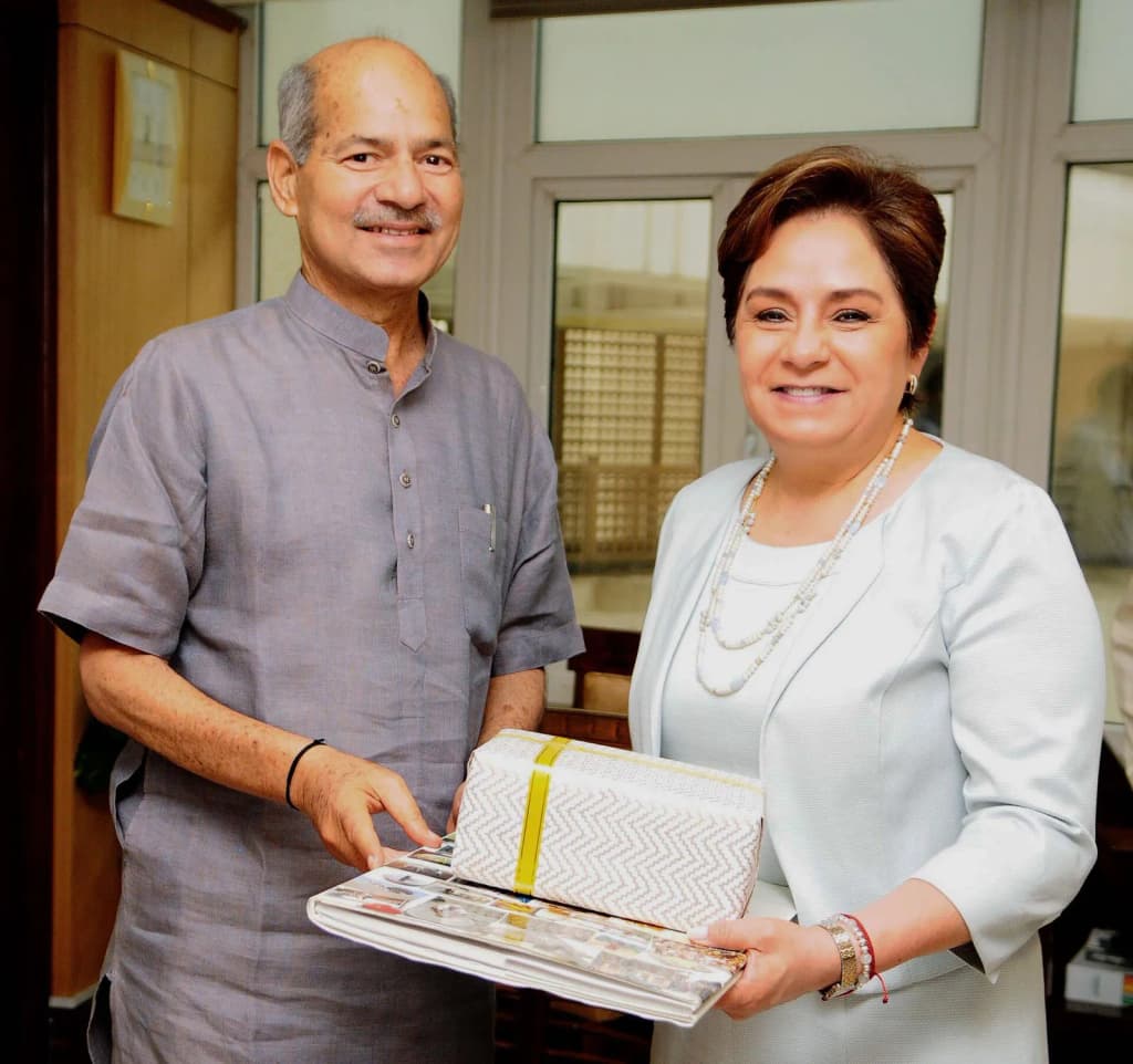 The Executive Secretary, United Nations Framework Convention on Climate Change (UNFCCC), Ms. Patricia Espinosa calling on the Minister of State for Environment,