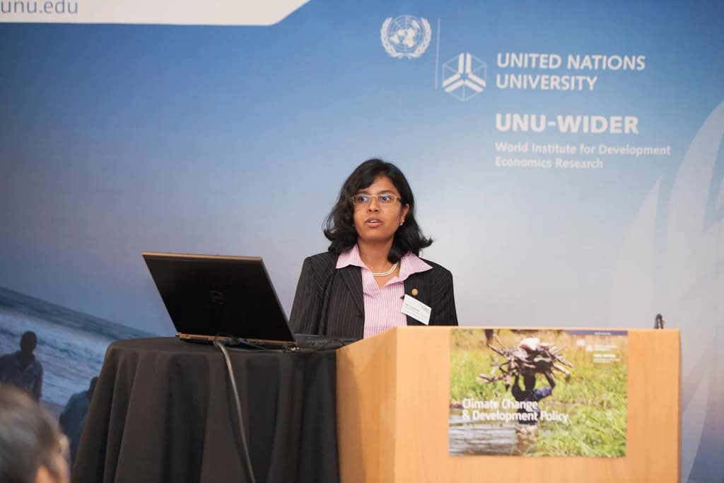 Nidhi Nagabhatla, Researcher, Gottfried Wilhelm Leibniz University. Presentation: Ecological and Socio-economic Vulnerability links closely with climate variati