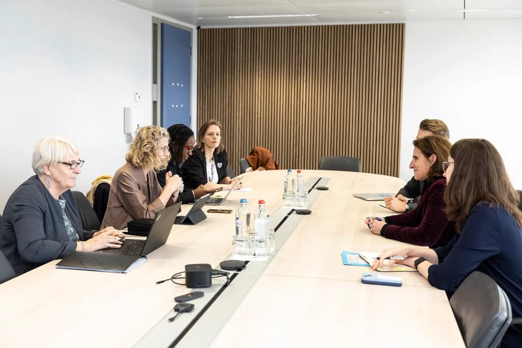 General view of the meeting with Inger Andersen, 2nd on the left, and Teresa Ribera, 2nd on the right