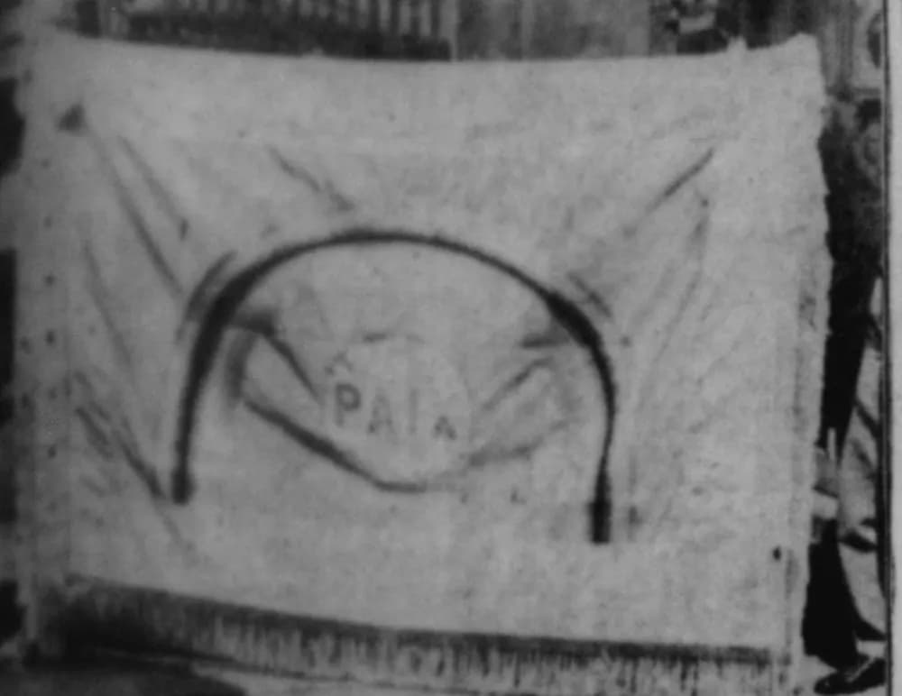 Image is from:( https://www.loc.gov/resource/sn88074815/1913-08-22/ed-1/?sp=5&q=state+flag&r=-0.207,0.034,0.819,0.344,0 )
