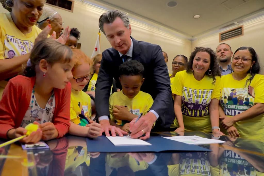 A win for California’s child care workers & families! Governor @GavinNewsom signed @AsmMoniqueLimon’s #AB378 which will allow an estimated 40,000 child care wor