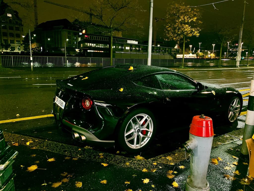 Ferrari F12, Zurich
