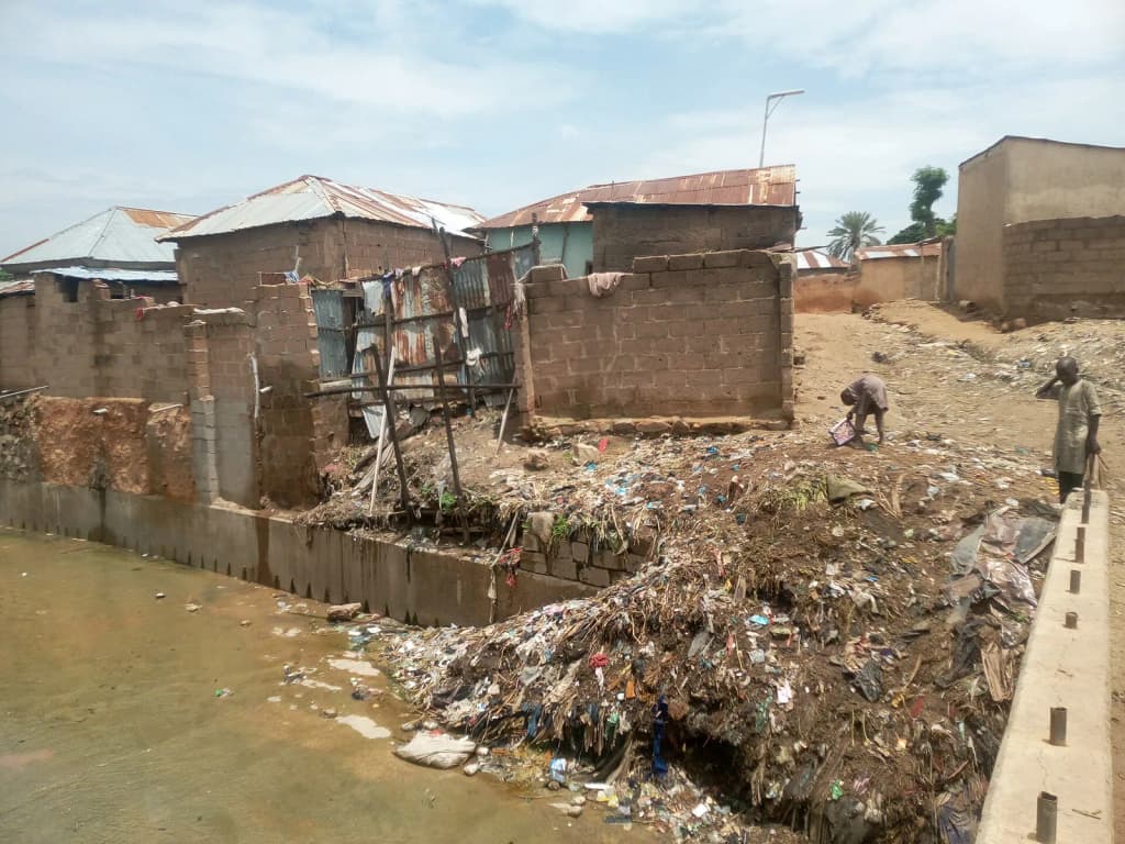 The dirty environment cause more harmful to the community