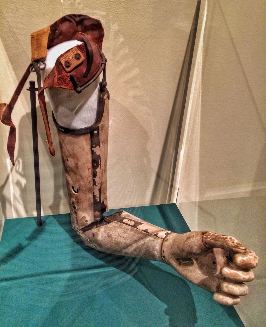 This is an actual prostetic arm used by a soldier during the Civil War era. It is housed at the Appomattox branch of the Museum of the Confederacy, along with o