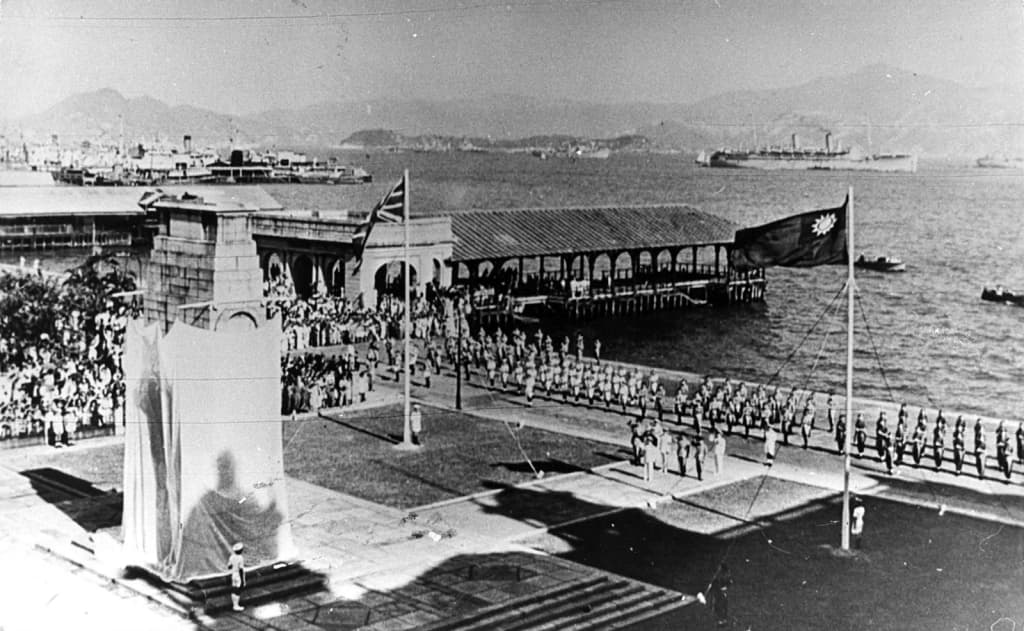 Liberation of Hong Kong in 1945 ( 香港重光 ) after the Second World War . Picture taken at the Cenotaph in Central ( 和平紀念碑 ), Hong Kong.